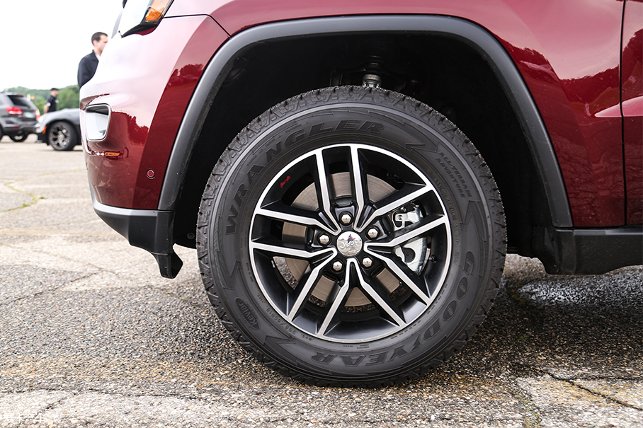 實拍Jeep大切諾基