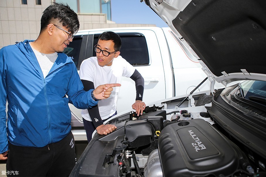 Jeepɹ䱸2.4L跢䱸MultiAirȫʱɱ̼ȻϲRAM 1500ZF 9AT£ڸ·ȼ;Կ϶RAM 1500ǿġ