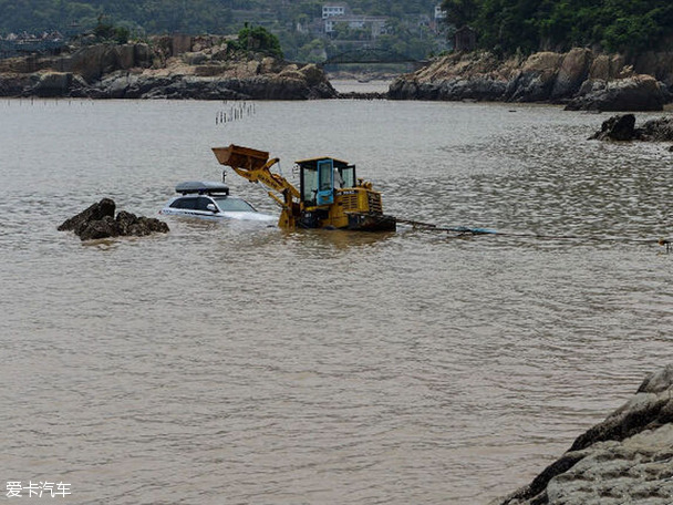 海边开车