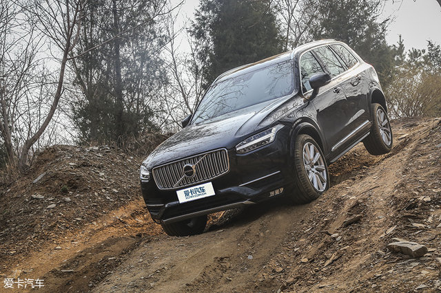 XC90对比途锐