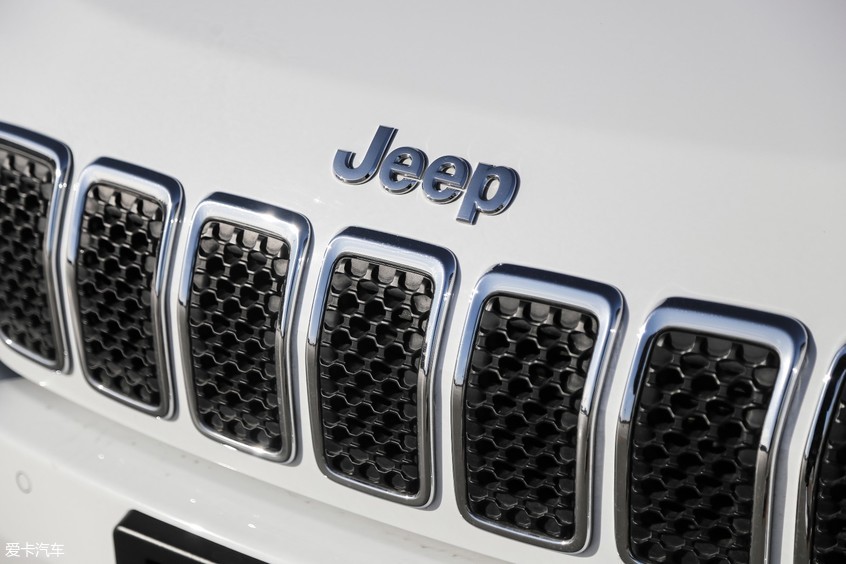 Jeep自由光