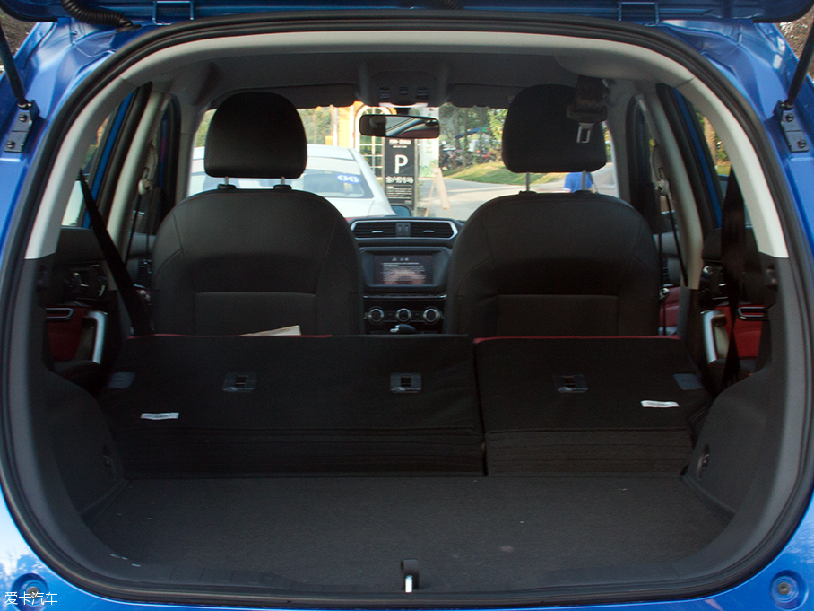 六邊形格柵更運動？哈弗H2藍標版實拍