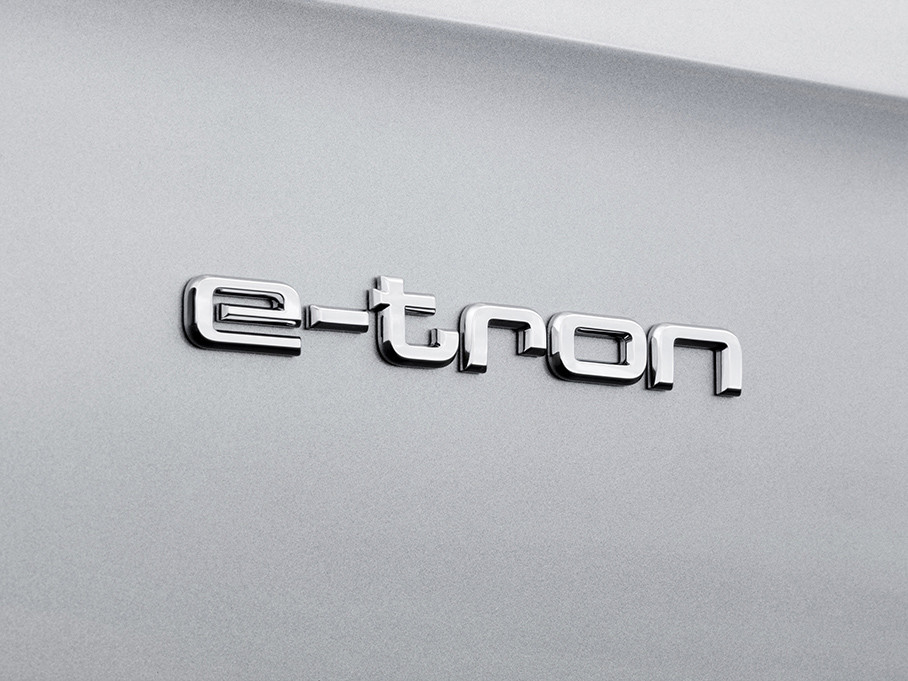 µQ7 e-tron2016ʽгۣӦûƥ2.0 TFSI Quattro綯ɵĲʽ춯ϵͳ