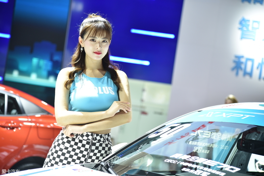 2019成都车展美女 2019成都车展美女