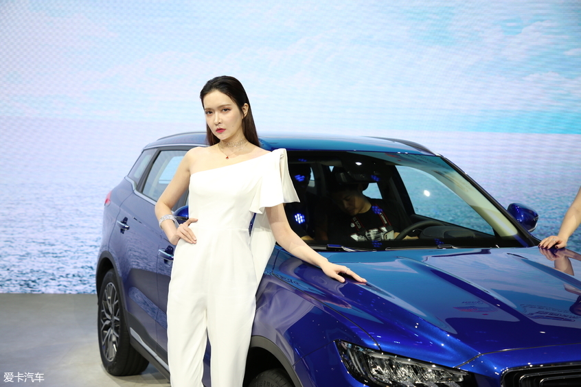 2019成都车展美女 2019成都车展美女
