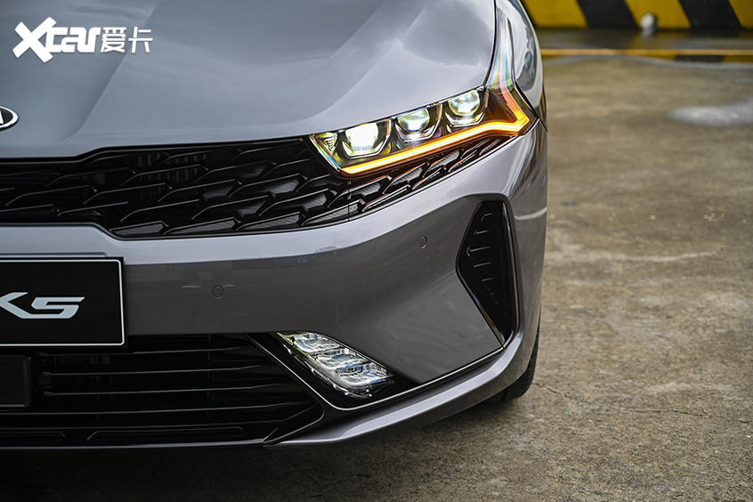 實(shí)拍起亞國產(chǎn)版K5凱酷