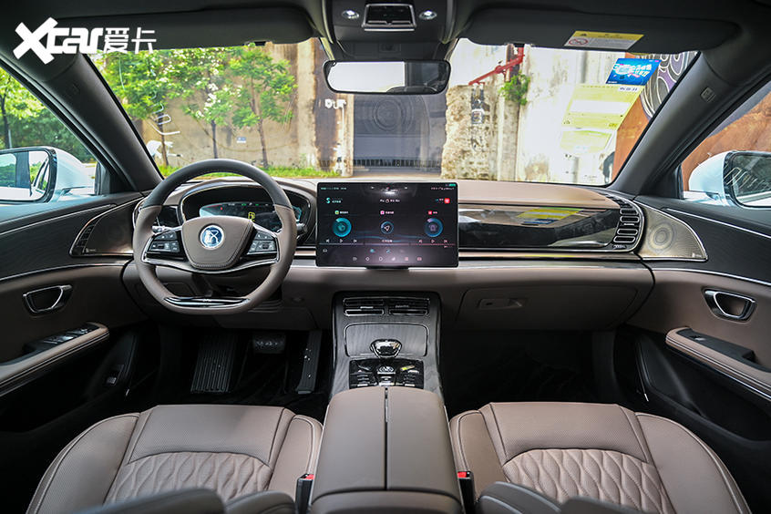 實拍比亞迪漢DM