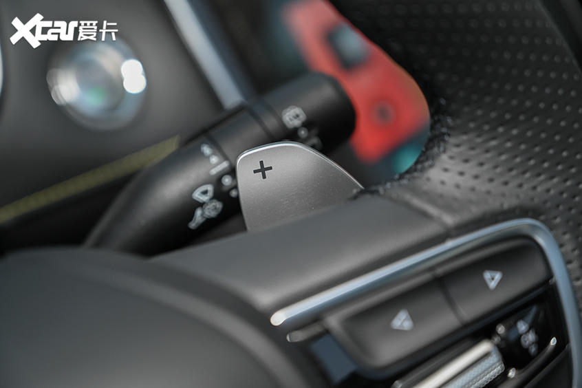 试驾荣威RX5 ePLUS