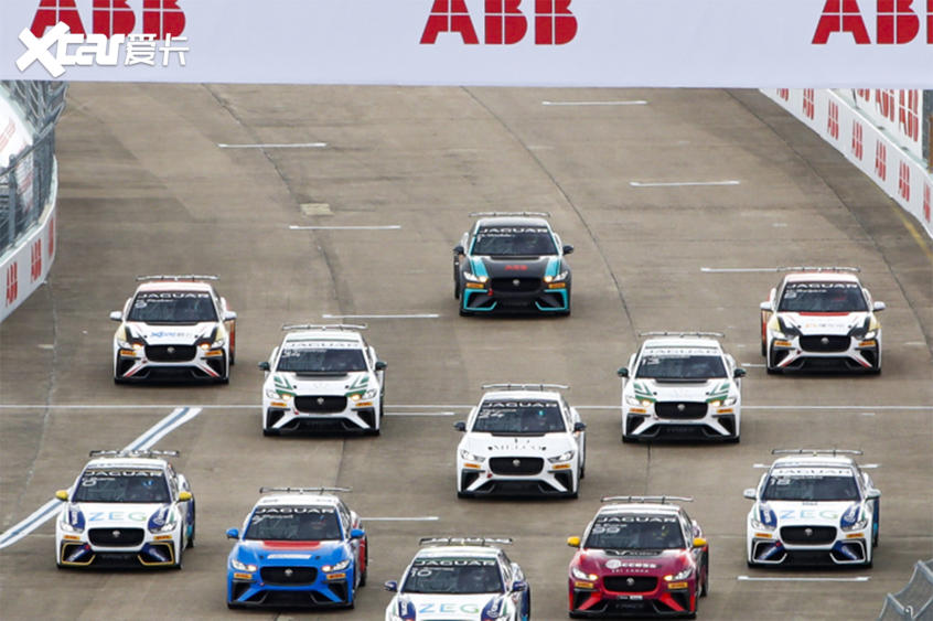 ݱI-Pace eTROPHYܾ