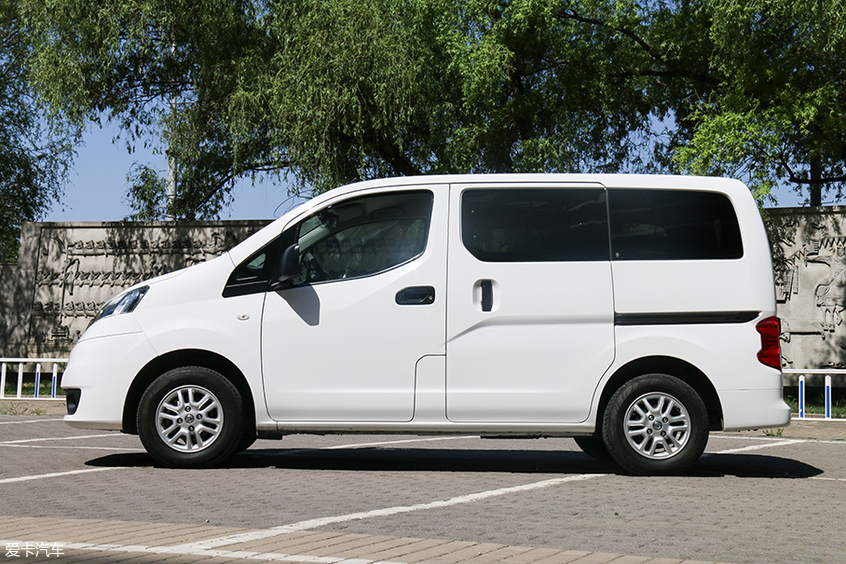 NV200