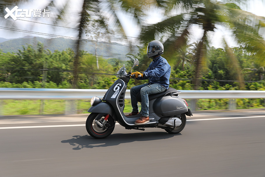 ˵Vespa Sei GiorniûκѶȣתǶʮԣͬʱ300ccֳ˳ĵŤԣʱٳ100km/hҲԵķ֮Сʻ223·תãҲ٣Ŀĵλ50km塣