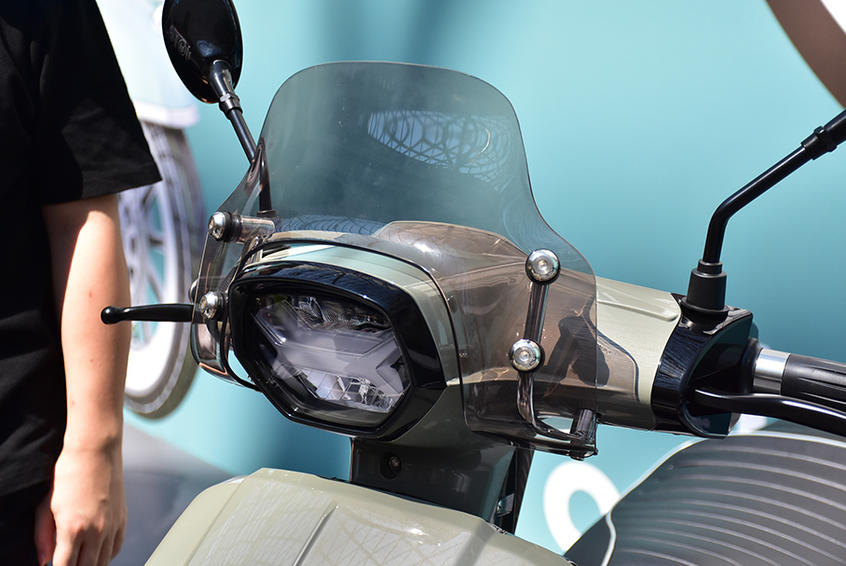 姜戈Sixties 300i