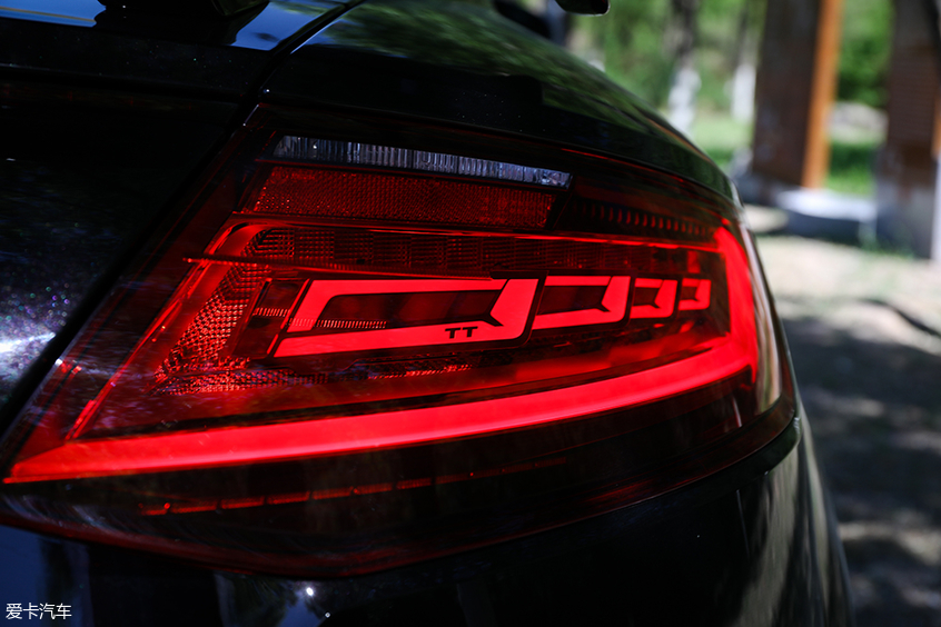 奥迪TTRS