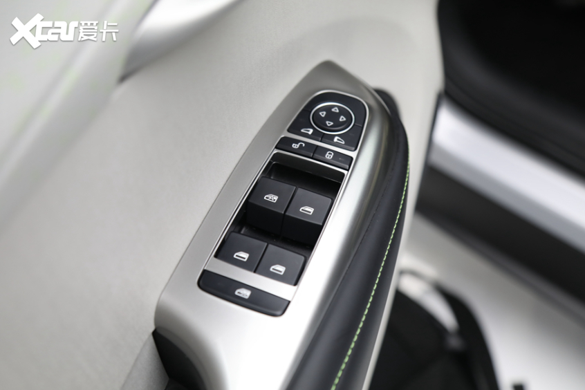 實拍比亞迪海豚