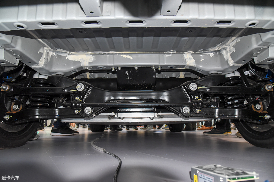 實(shí)拍全新長(zhǎng)安逸動(dòng)EV460