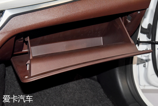 實(shí)拍全新長(zhǎng)安逸動(dòng)EV460