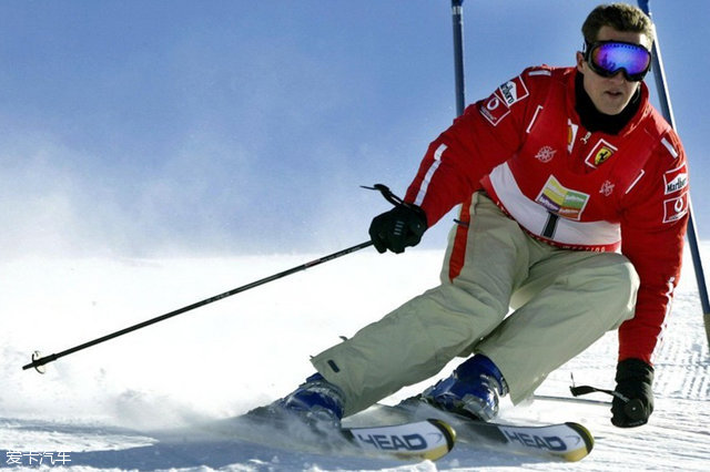 舒马赫进行滑雪运动