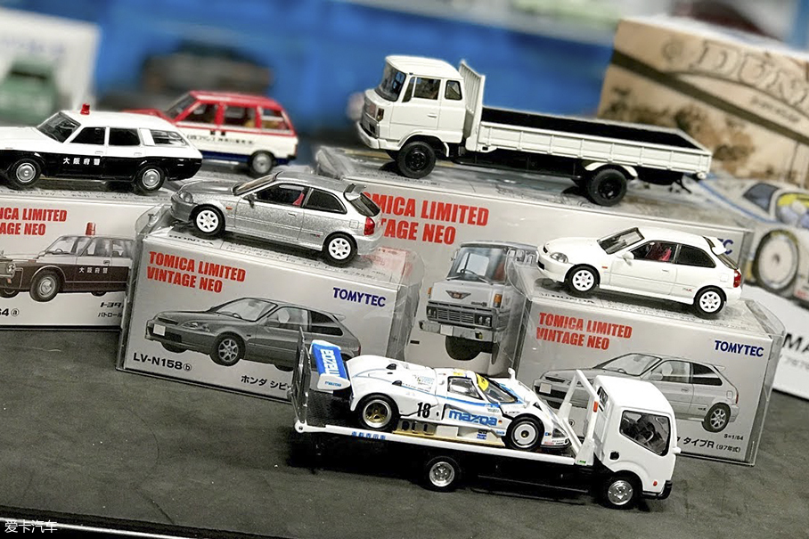 TOMICA