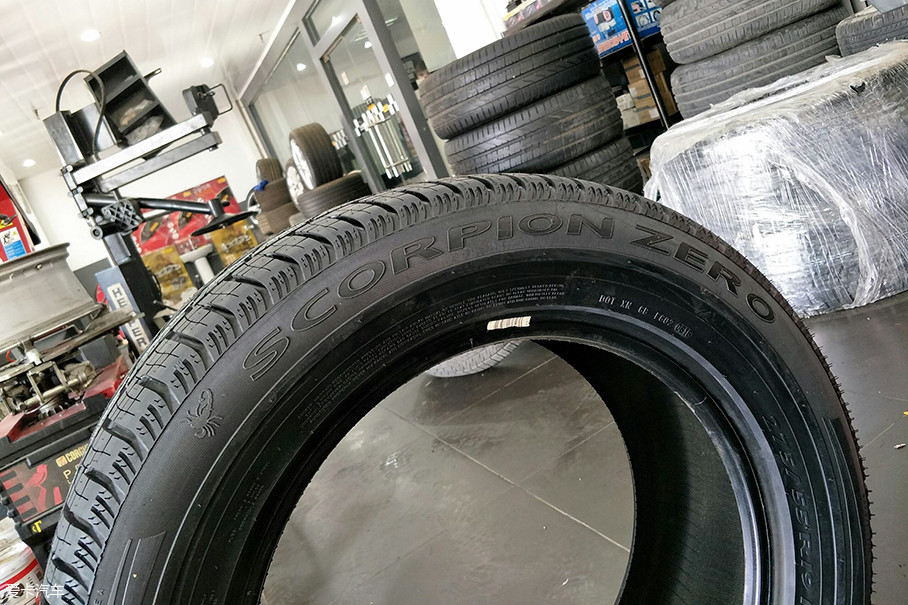 GL450̥Ϊ275/55 R19ܶƷûд˳ߴ磬Scorpion ZeroConti4x4ContactMOԭ֤Ϊԭƣϰԥѡ˱