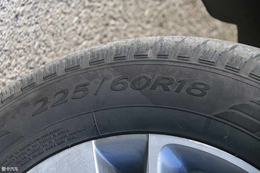 ڳߴ棬SUVṩھ15-20ӢĲͬߴ̥34BX5ԭ̥Ϊ225/60 R18 100V