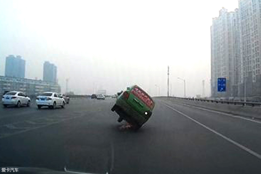 叫停老年代步车