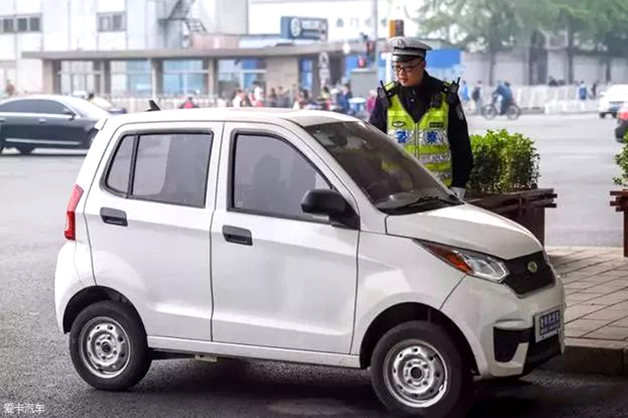 叫停老年代步车