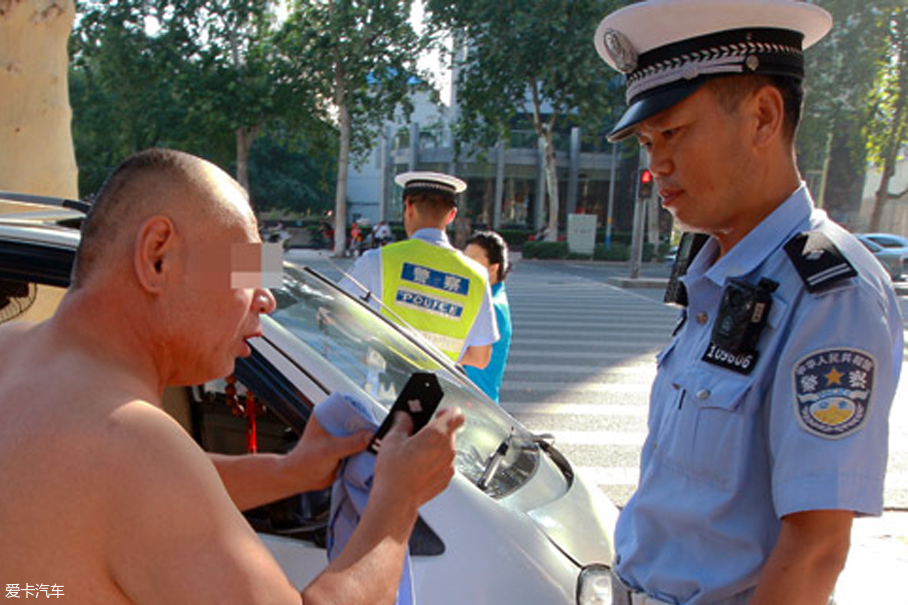 叫停老年代步车
