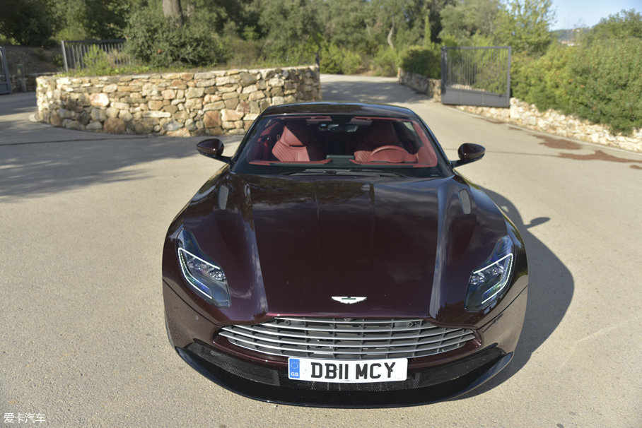 DB11 V8ȡ˷ոвͨڣýդϲĵͨԷֽȴҲV8V12͵Ա־