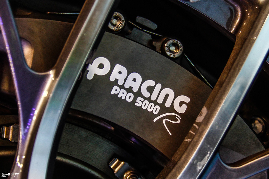 Ӣ˵AP Racing pro 5000RɲȻض˵ڽֳбƳ磬ŸӶܵһЩϲרҵ