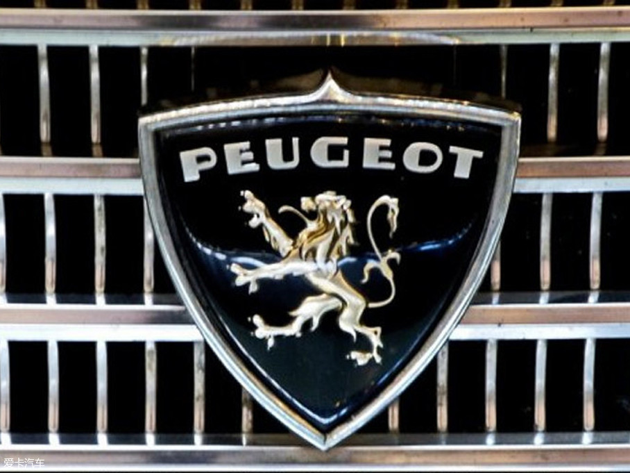 并在盾形的车标上加了一个"peugeot"的英文,让标致品牌更加国际化