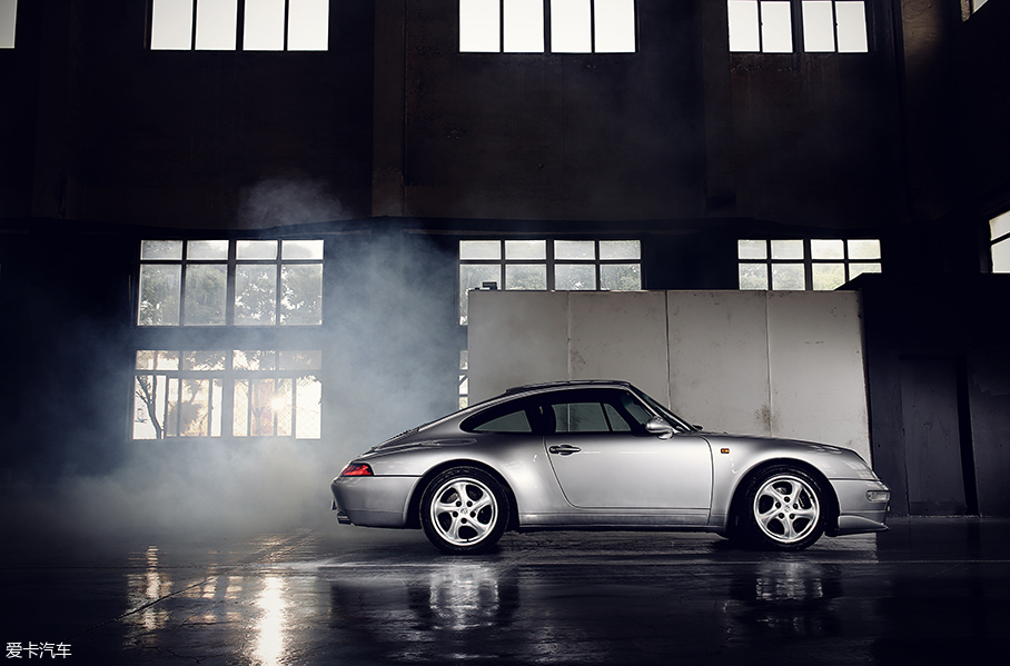 993