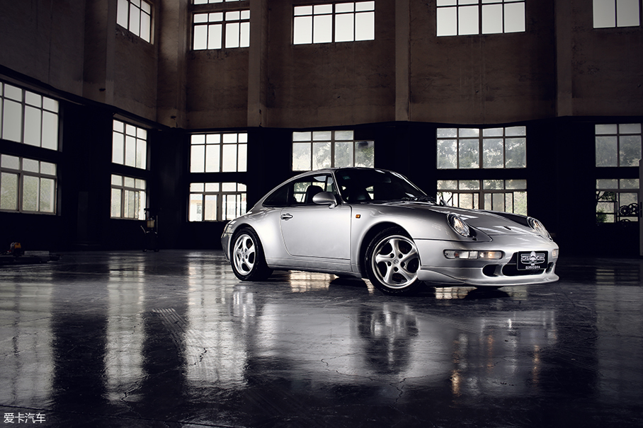 993