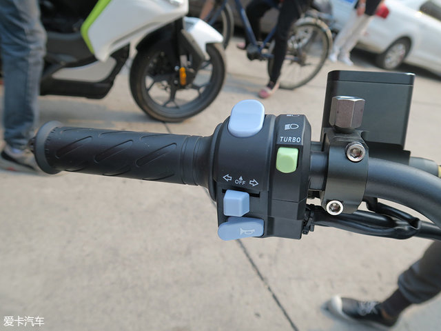 虬龙科技发布两款电动车