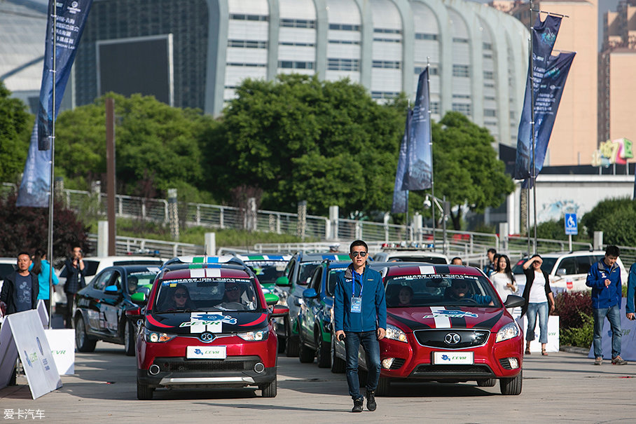 环青海湖电动汽车挑战赛；北汽EU400；比亚迪宋EV