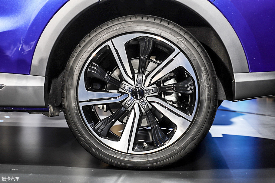 實拍榮威Marvel X