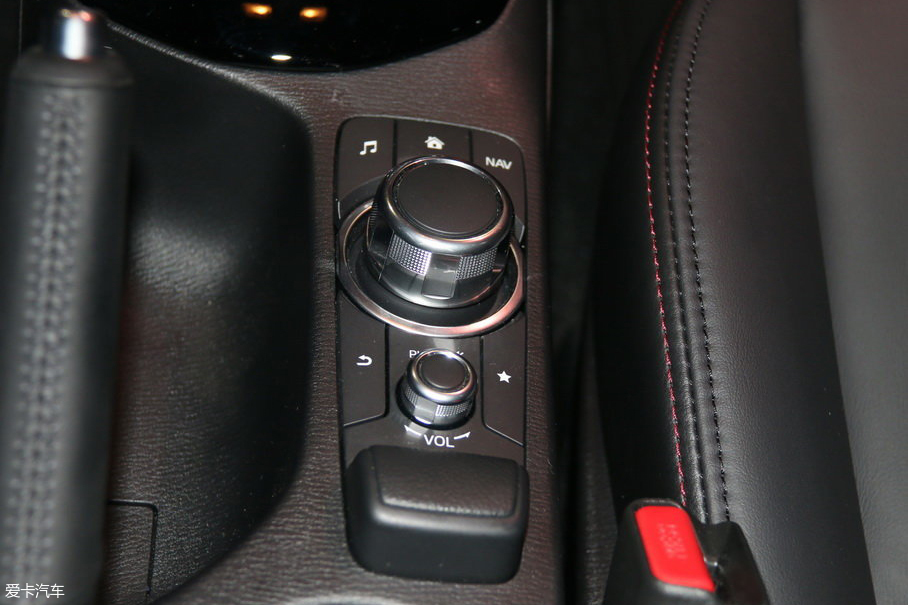 CX-3 對(duì)比 勁客