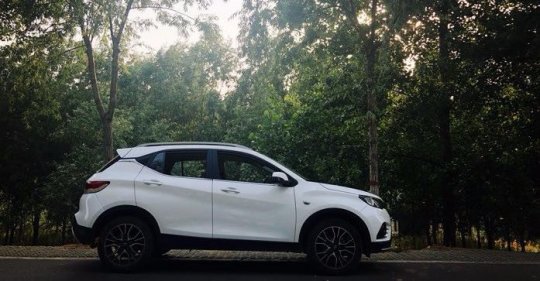 爱卡汽车 小型suv 东南dx3 2018款 1.5t cvt旗舰型