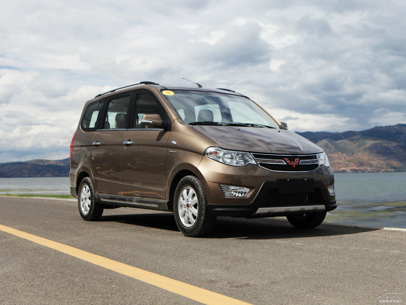 【广州市】五菱宏光 2013款 s 1.2l 手动舒适型