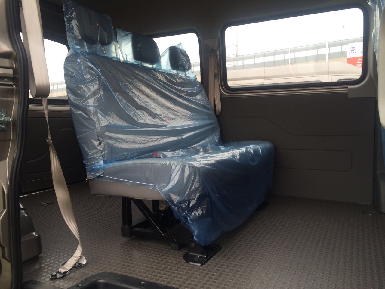 上汽大通 上汽大通v80 2015款 2.5t 手动傲运通版短轴低顶