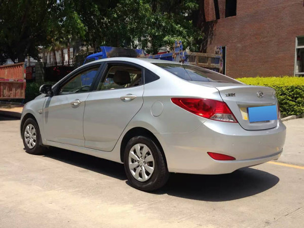 北京现代瑞纳2011年上牌二手车报价_多少钱,2011年上牌的现代瑞纳出售