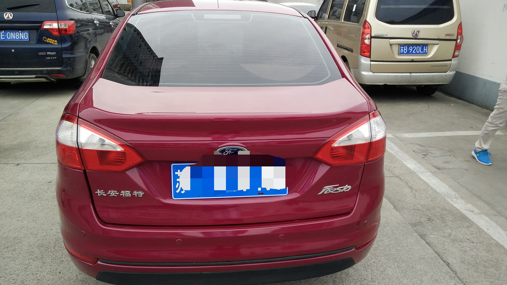 福特 嘉年华三厢 2013款 1.5l 自动旗舰型