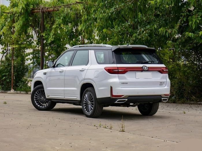 一切都挺好！标配2.0T+6AT，长近5米的SUV，实拍长安CS95