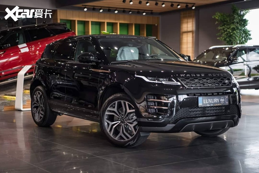 精致的黑色风格全新路虎揽胜极光海外实车