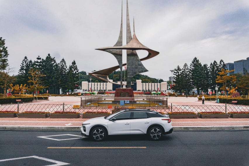 融合轿车、SUV、旅行车，月销破5000辆，凡尔赛C5X带你品味福州！