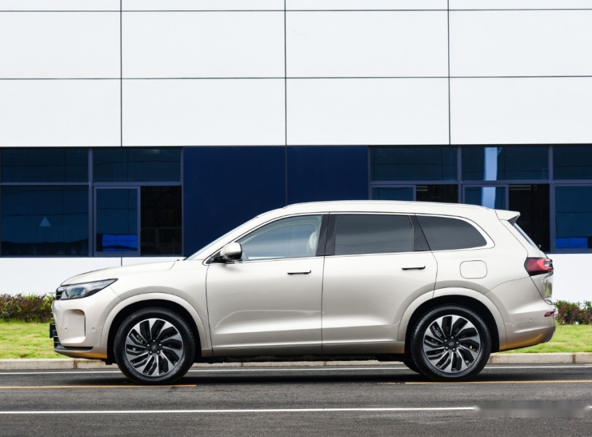都是新能源中大型SUV，岚图FREE和问界M7，谁的安全性更靠谱？
