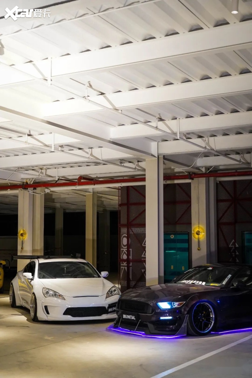 受父亲影响打造宽体福特Mustang，底盘灯让我成为