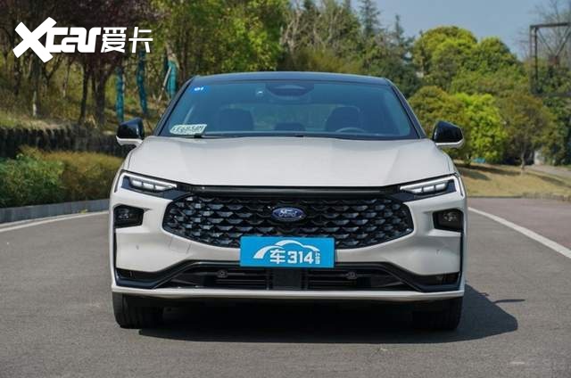 全新蒙迪欧对比奥迪A4L？别说就算豪华品牌又如何