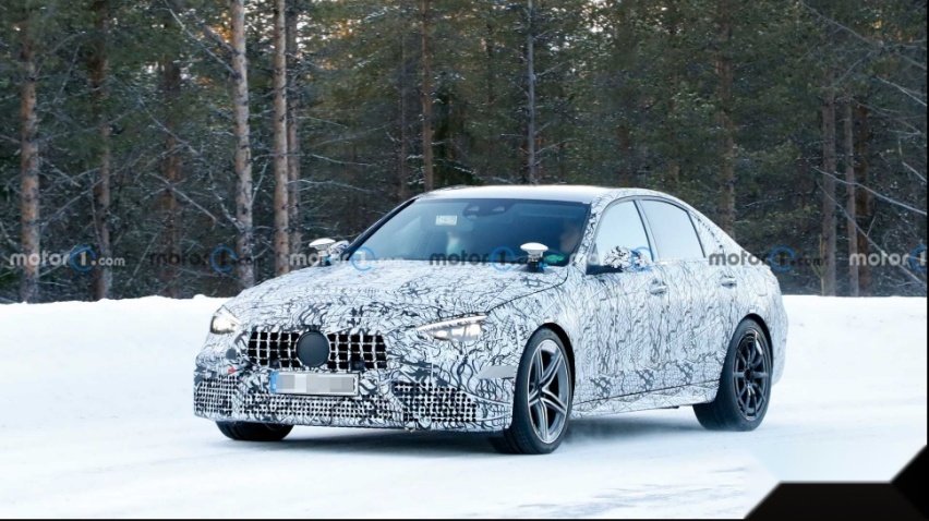 换装四缸混合动力系统，全新梅赛德斯-AMG C 63谍照曝光