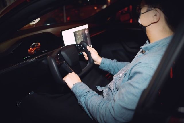 为效率而生“地表最强量产车”特斯拉Model S Plaid空降沈阳