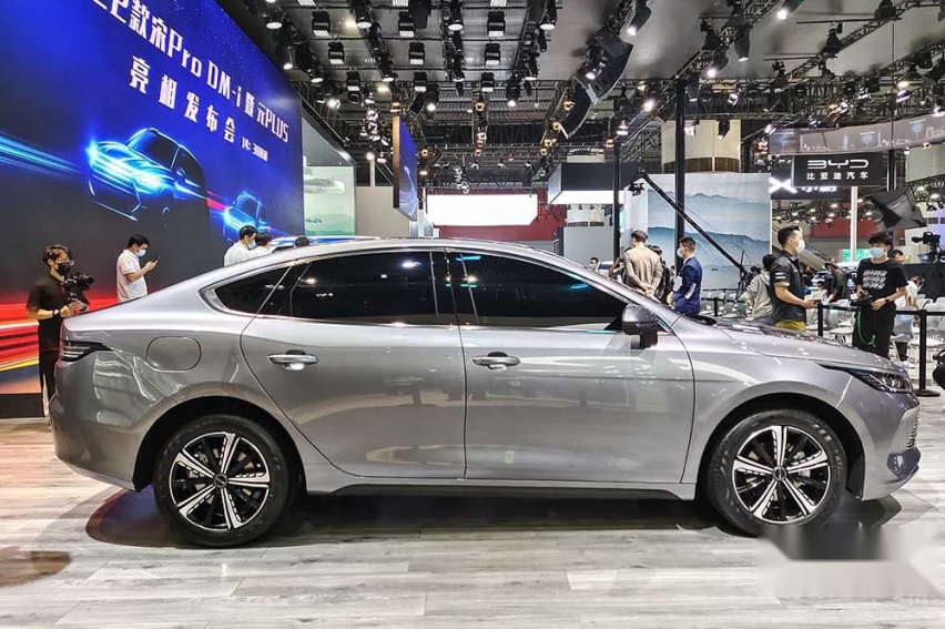 预算20万 凌渡L和驱逐舰05应该怎么选？